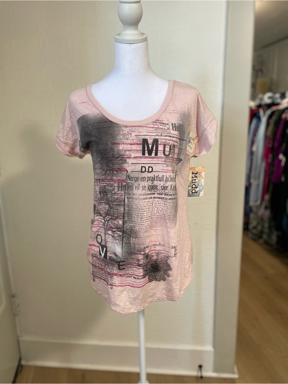 Mudd Light Pink Graphic Scoop Neck Tee
